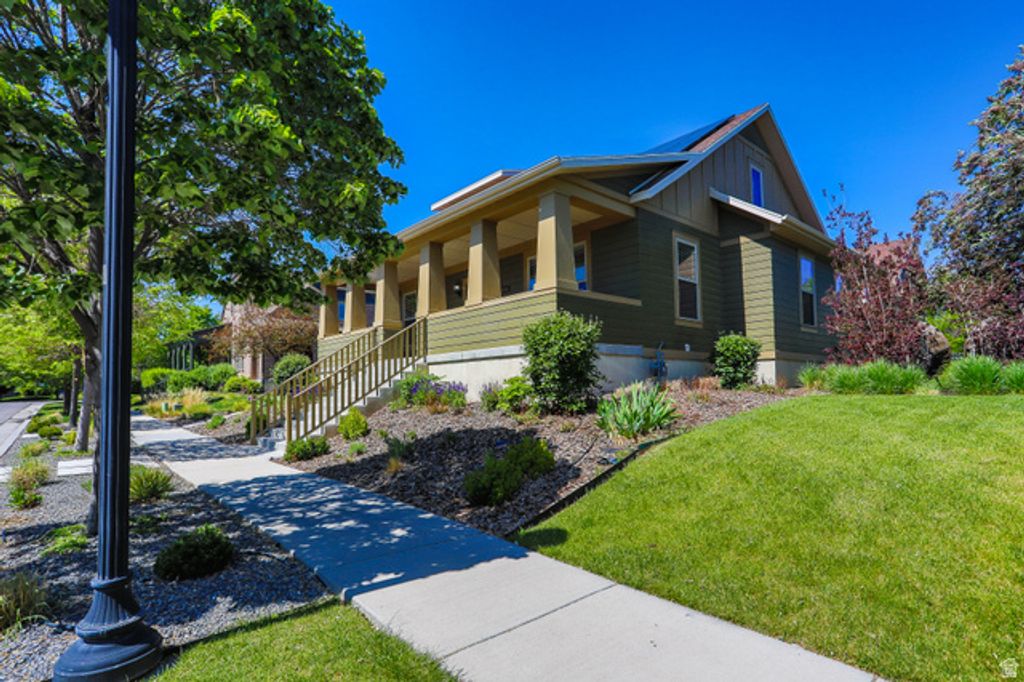 10398 S MARTINGS DR, South Jordan, UT 84009 — photo 3
