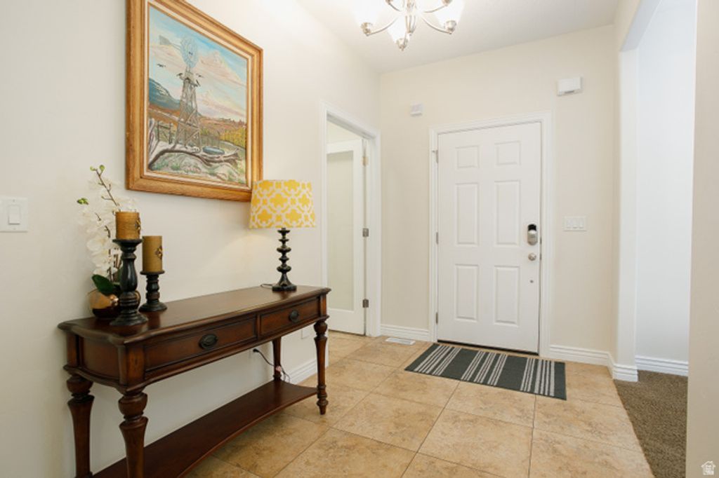 10398 S MARTINGS DR, South Jordan, UT 84009 — photo 5