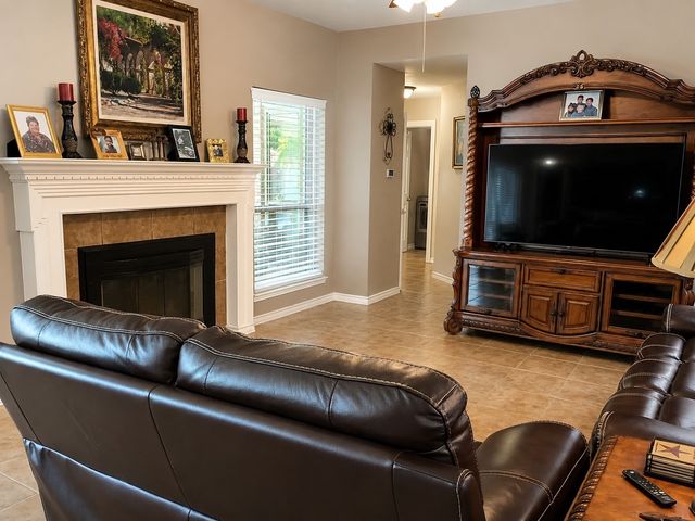 2902 Redstone Drive, Arlington, TX 76001
