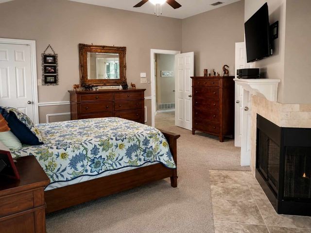 2902 Redstone Drive, Arlington, TX 76001