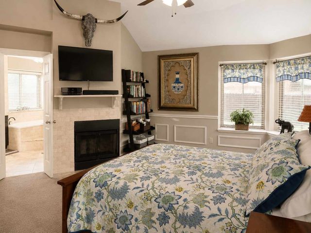 2902 Redstone Drive, Arlington, TX 76001