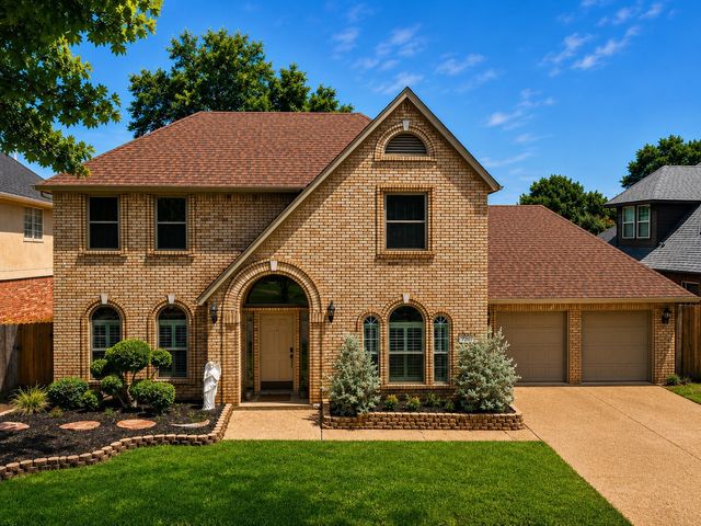 2902 Redstone Drive, Arlington, TX 76001