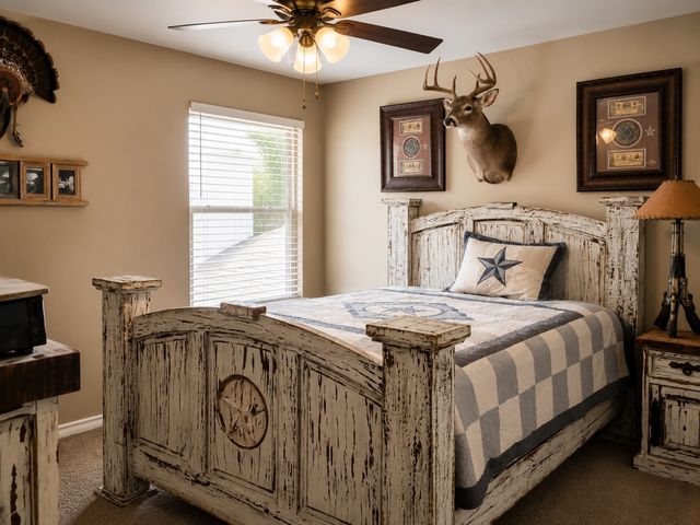 2902 Redstone Drive, Arlington, TX 76001