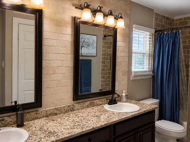 2902 Redstone Drive, Arlington, TX 76001