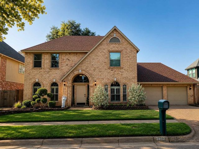 2902 Redstone Drive, Arlington, TX 76001