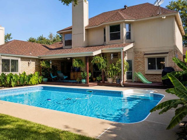 2902 Redstone Drive, Arlington, TX 76001