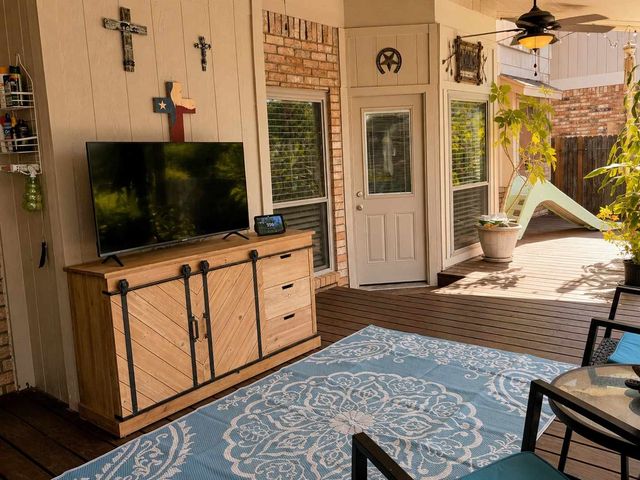 2902 Redstone Drive, Arlington, TX 76001