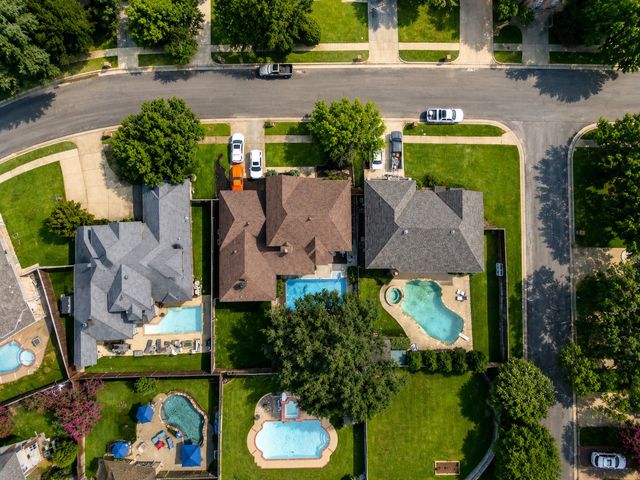 2902 Redstone Drive, Arlington, TX 76001