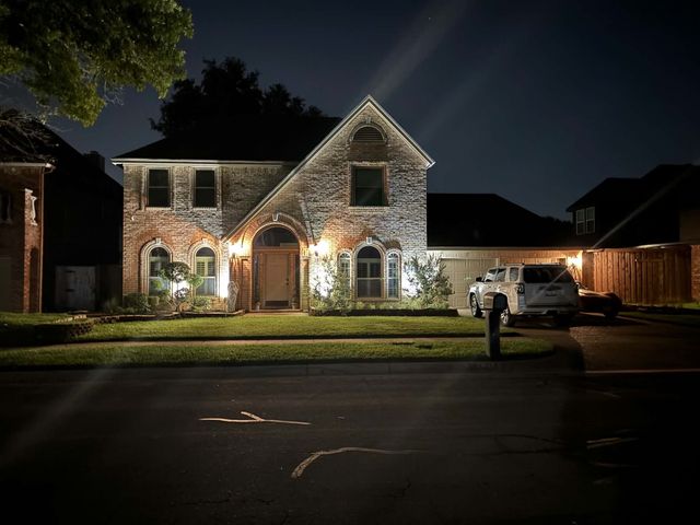 2902 Redstone Drive, Arlington, TX 76001