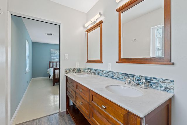 8705 S View RD, Austin, TX 78737