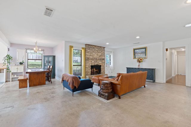 8705 S View RD, Austin, TX 78737