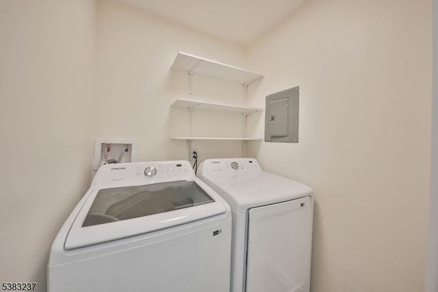 2015 Spruce Hills Dr, Glen Gardner Boro, NJ 08826