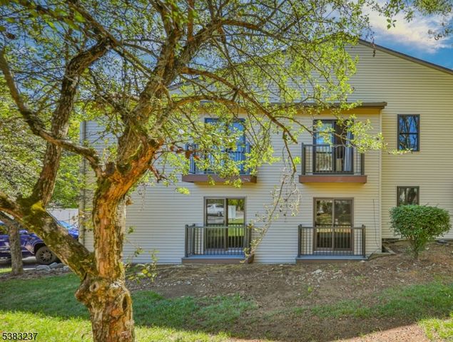 2015 Spruce Hills Dr, Glen Gardner Boro, NJ 08826