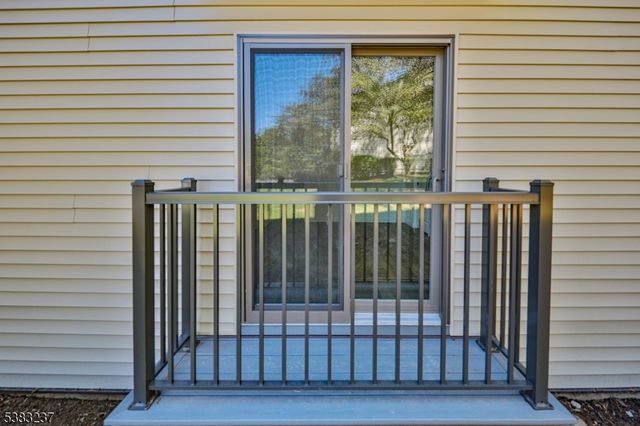 2015 Spruce Hills Dr, Glen Gardner Boro, NJ 08826