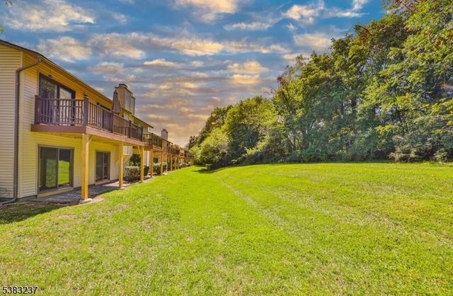 2015 Spruce Hills Dr, Glen Gardner Boro, NJ 08826