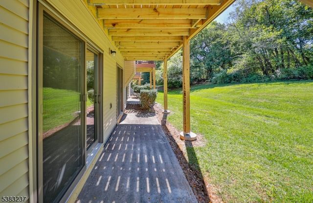 2015 Spruce Hills Dr, Glen Gardner Boro, NJ 08826