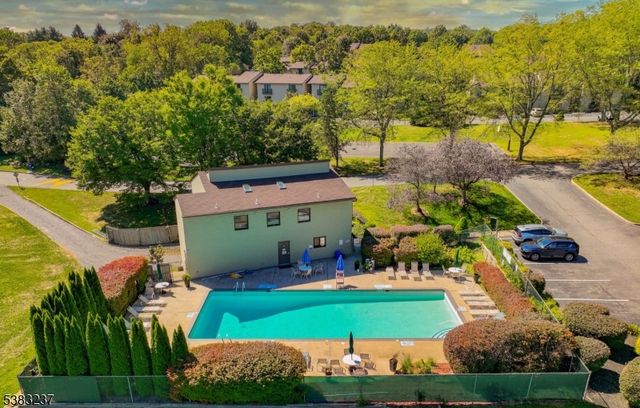 2015 Spruce Hills Dr, Glen Gardner Boro, NJ 08826