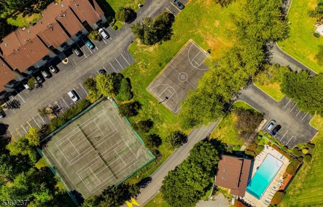 2015 Spruce Hills Dr, Glen Gardner Boro, NJ 08826