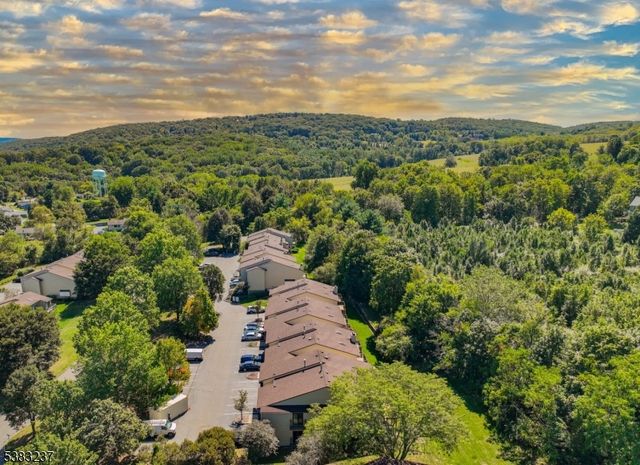 2015 Spruce Hills Dr, Glen Gardner Boro, NJ 08826