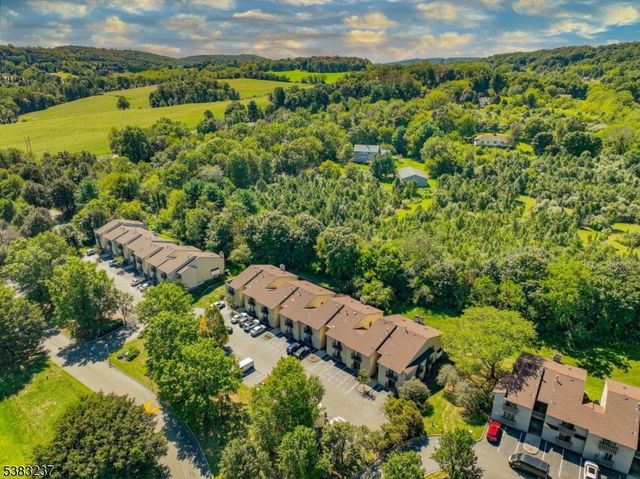 2015 Spruce Hills Dr, Glen Gardner Boro, NJ 08826