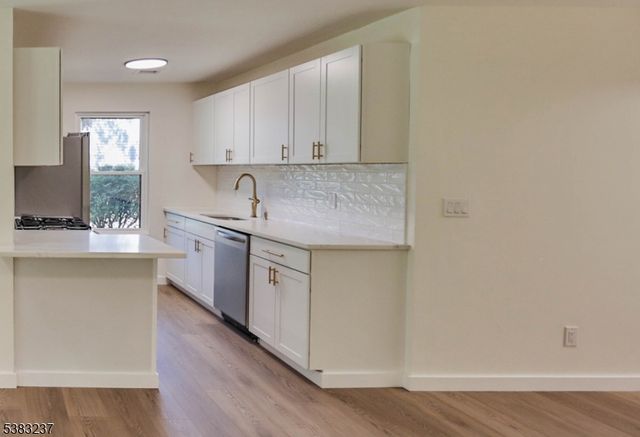 2015 Spruce Hills Dr, Glen Gardner Boro, NJ 08826