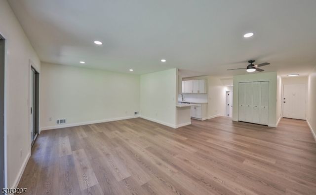 2015 Spruce Hills Dr, Glen Gardner Boro, NJ 08826