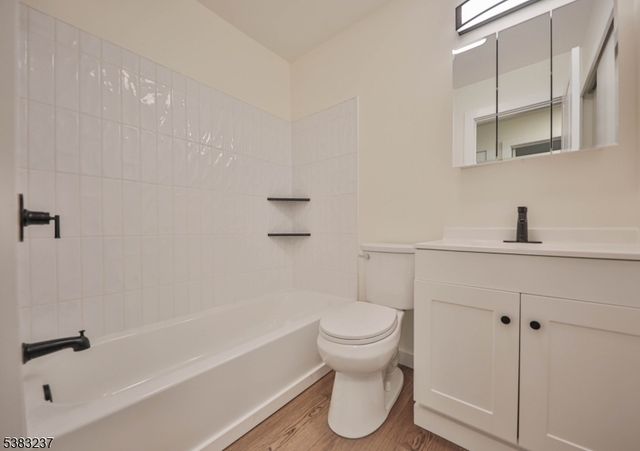 2015 Spruce Hills Dr, Glen Gardner Boro, NJ 08826