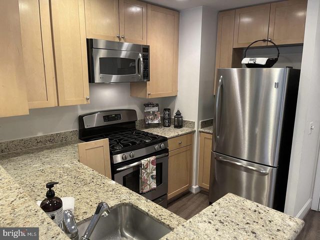 3600 S GLEBE RD #326W, Arlington, VA 22202