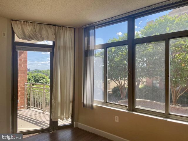 3600 S GLEBE RD #326W, Arlington, VA 22202
