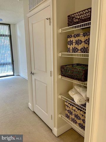 3600 S GLEBE RD #326W, Arlington, VA 22202