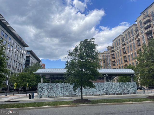 3600 S GLEBE RD #326W, Arlington, VA 22202