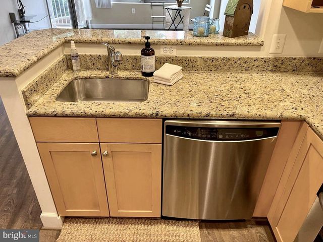3600 S GLEBE RD #326W, Arlington, VA 22202