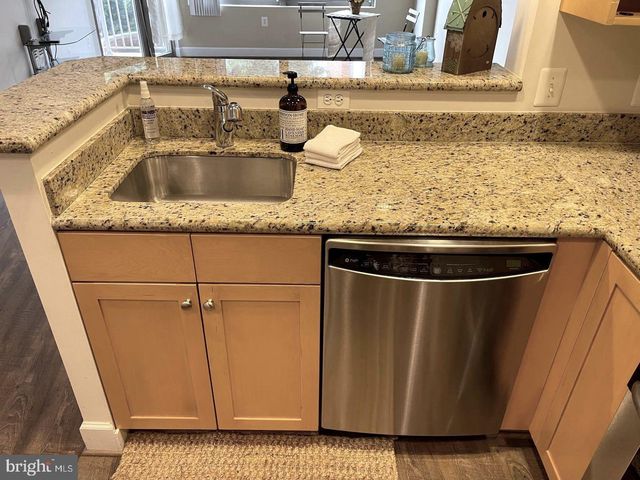 3600 S GLEBE RD #326W, Arlington, VA 22202