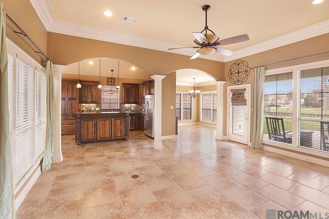 16704 Highland Club Ave, Baton Rouge, LA 70817