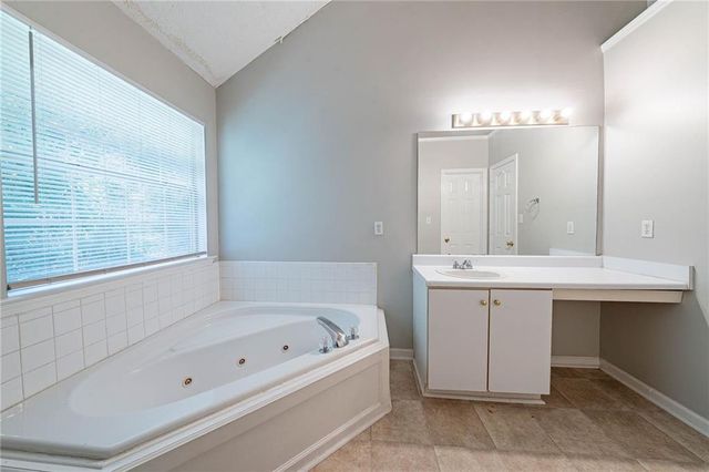 3283 Sugar Creek Falls SE Avenue, Atlanta, GA 30316