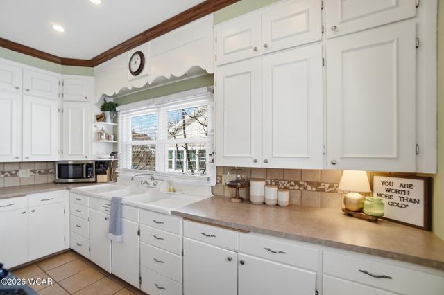 602 W Benton Street, Wapakoneta, OH 45895