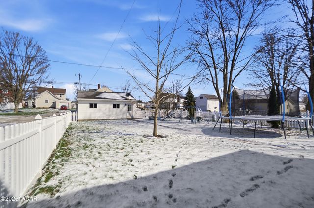 602 W Benton Street, Wapakoneta, OH 45895