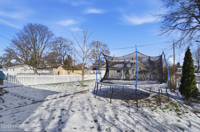 602 W Benton Street, Wapakoneta, OH 45895