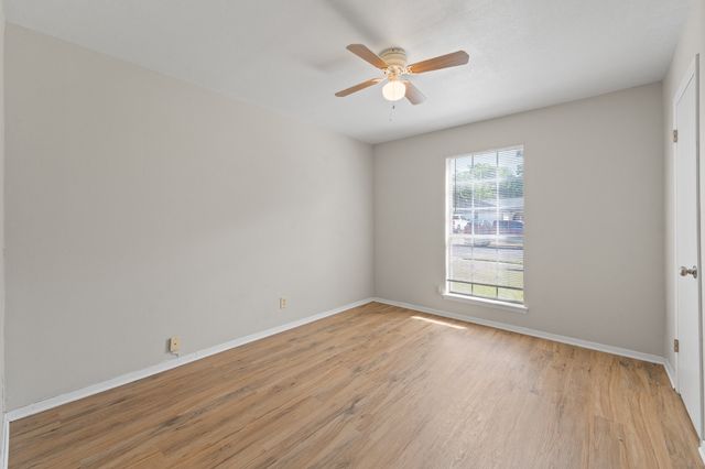 541 Sandra Lane, Burleson, TX 76028