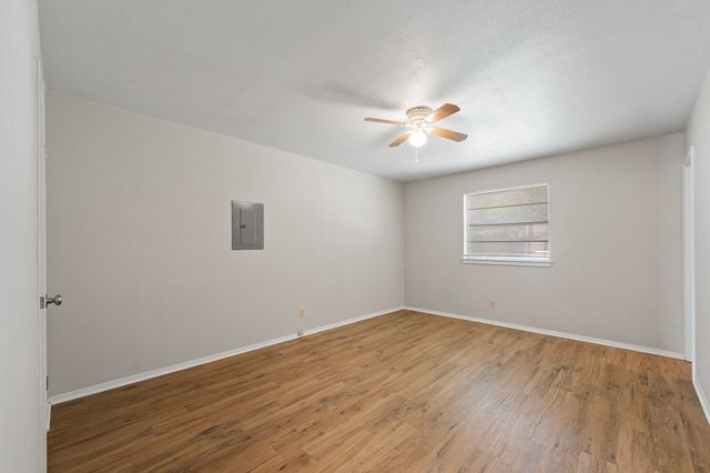 541 Sandra Lane, Burleson, TX 76028