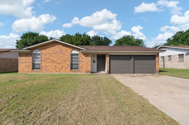 541 Sandra Lane, Burleson, TX 76028