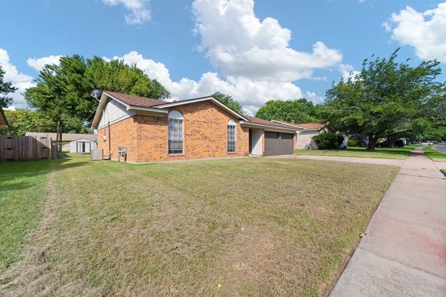 541 Sandra Lane, Burleson, TX 76028