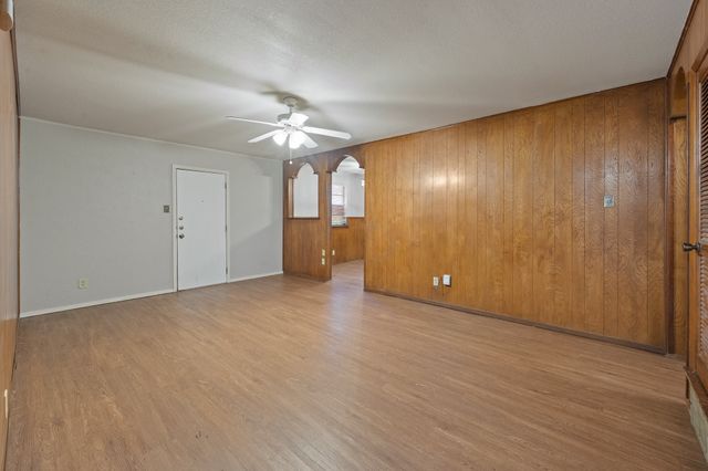 541 Sandra Lane, Burleson, TX 76028