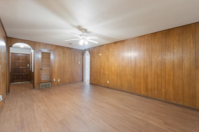 541 Sandra Lane, Burleson, TX 76028