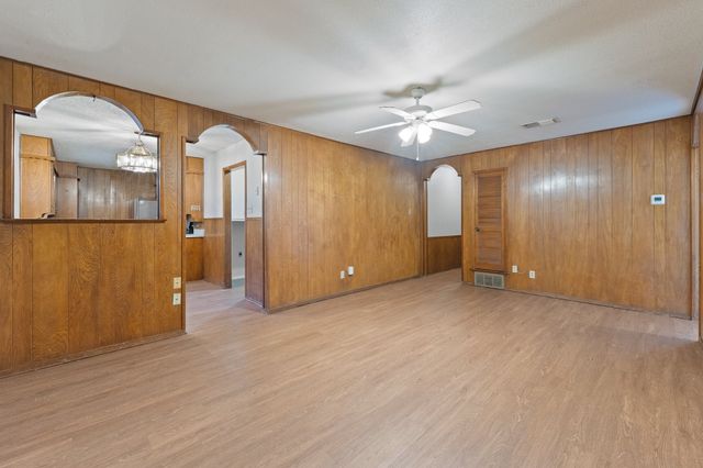 541 Sandra Lane, Burleson, TX 76028