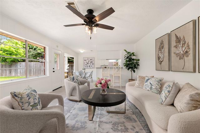 10626 Ivyridge Road, Houston, TX 77043