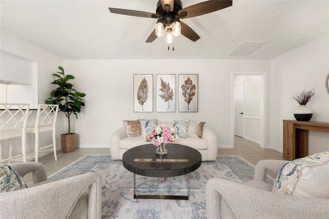 10626 Ivyridge Road, Houston, TX 77043