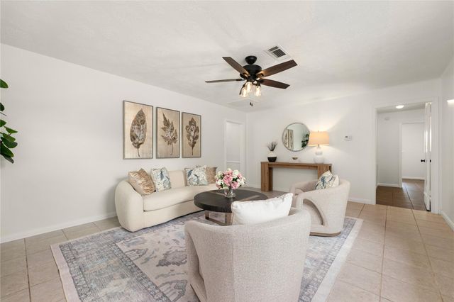 10626 Ivyridge Road, Houston, TX 77043