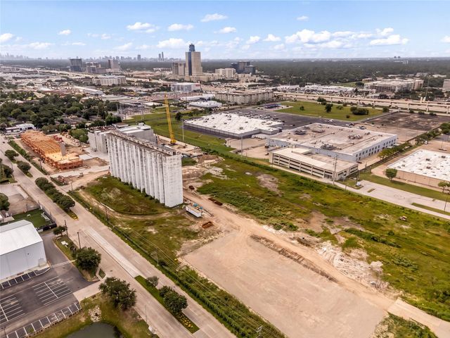 10626 Ivyridge Road, Houston, TX 77043