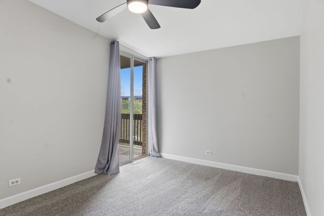 5500 Hillcrest Lane 4L, Lisle, IL 60532